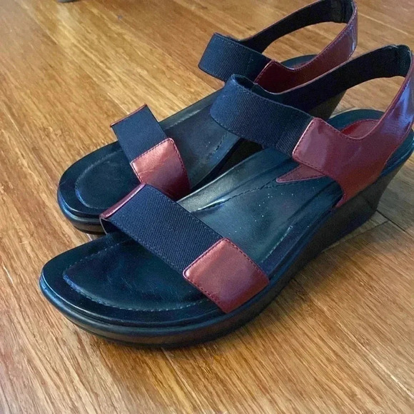 Dansko red and black wedge sandal - leather / textile - like new -39 - Picture 1 of 7